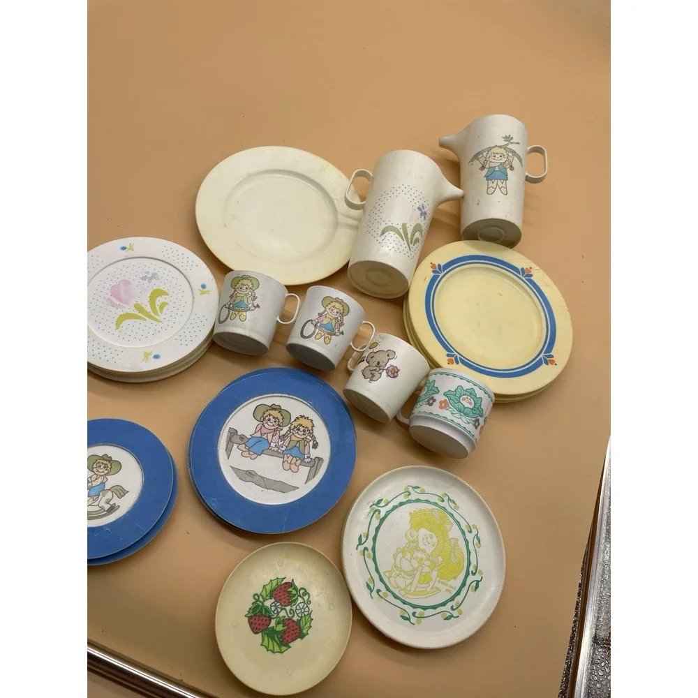VINTAGE CHILDRENS PLAY TEA‎ PARTY SET PLATES CUPS CABBAGE PATCH KIDS & CHILTON